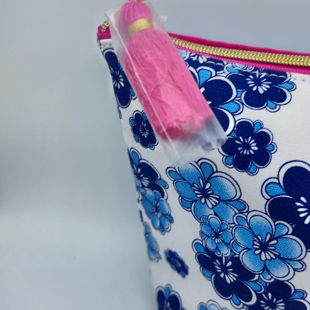 Estée Lauder Blue Floral Recycled Makeup Bag w/ Pink Tassel Zipper Pouch - Picture 3 of 4
